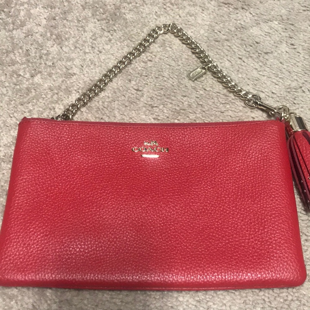 Coach chain clutch 100% pebbled leather